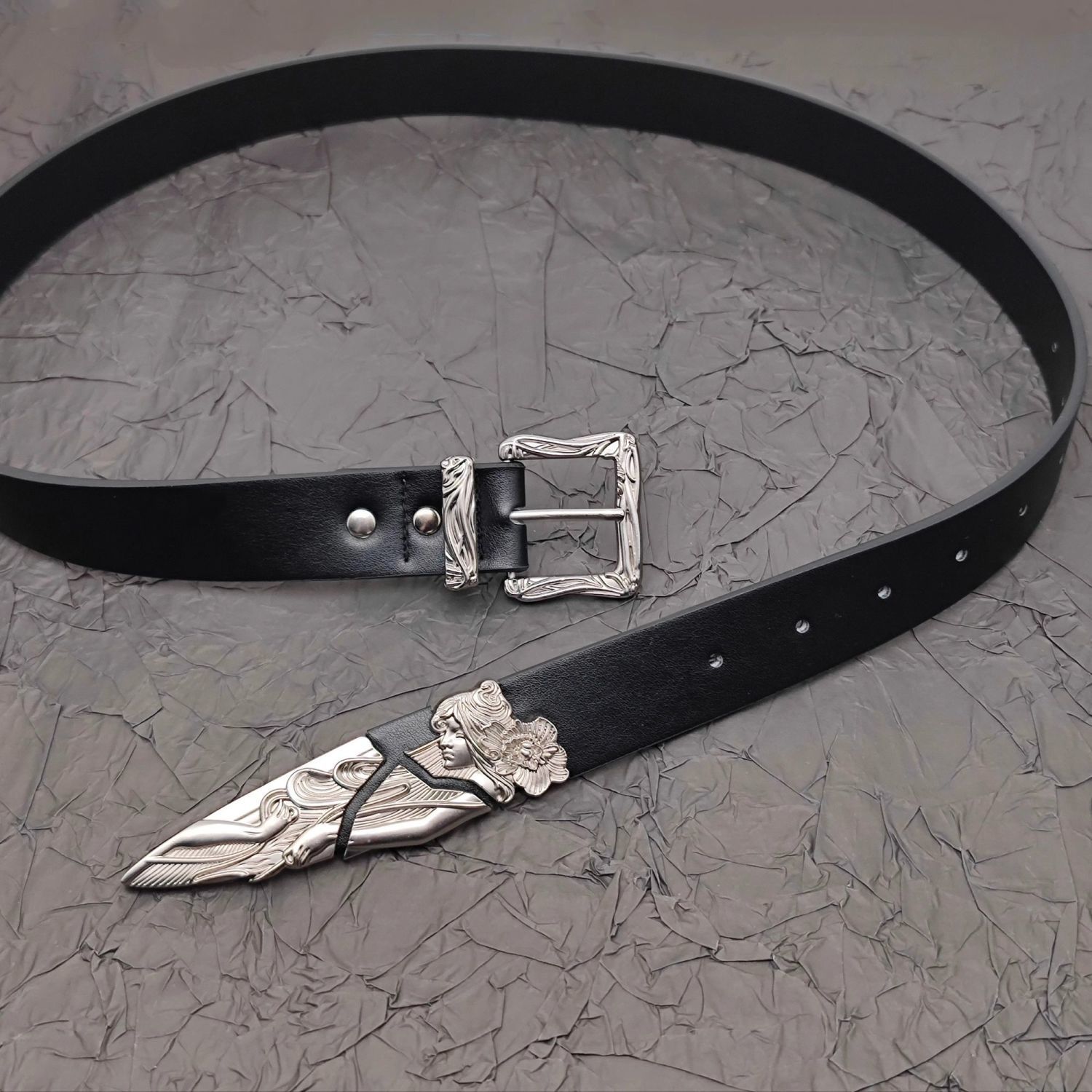 Retro Metal Western Broken Sword Swordsman Carved Belt