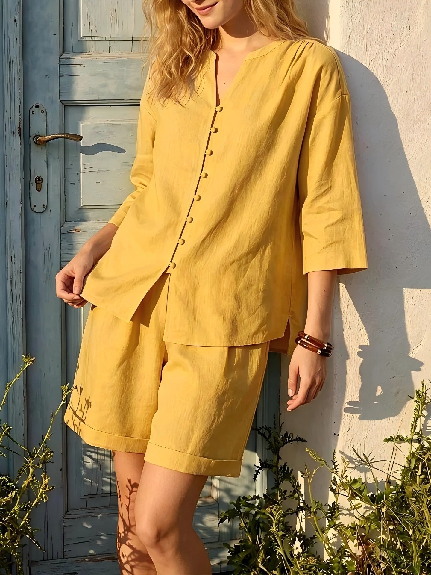Womens V-neck Top And High-Waist Wide-Leg Shorts Set